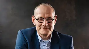 ©Siemens Healthineers Portrait von Bernd Montag