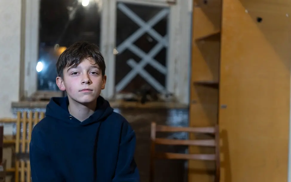 Daniil (12) ist einer der vielen Opfern von Blindgängern. | © UNICEF/ Oleksii Filippov Kinder Ukraine: Daniil (12) ist einer der vielen Opfern von Blindgängern.