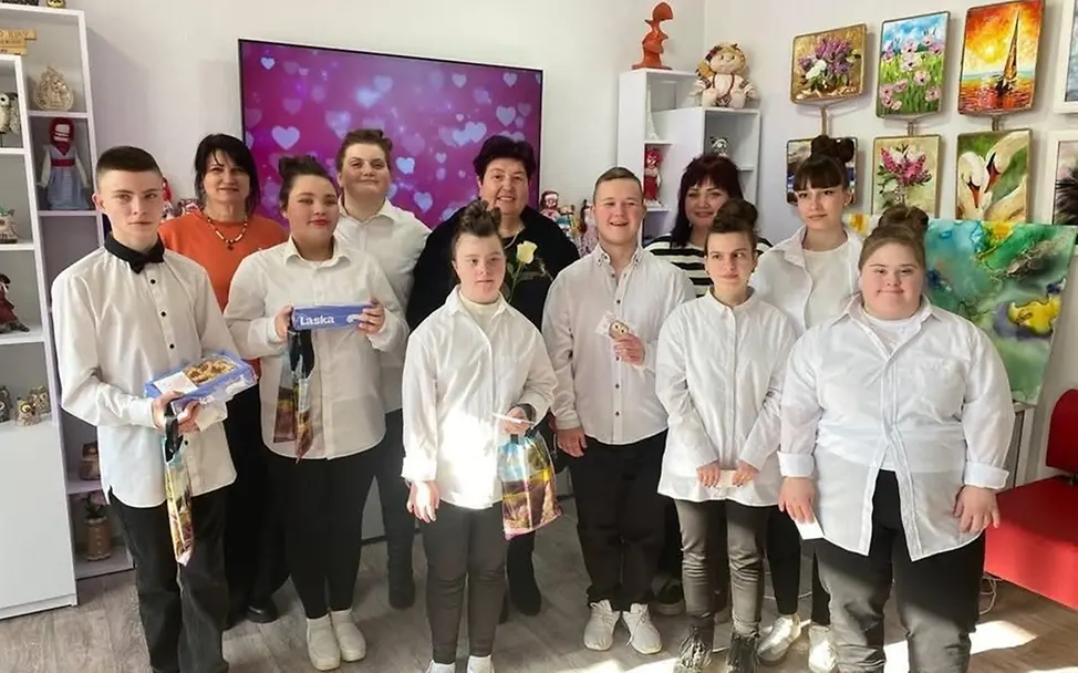 Ukraine: Kinder mit Behinderung bekommen in einem UNICEF-Kinderzentrum Unterstützung | © UNICEF Ukraine: Kinder mit Behinderung bekommen in einem UNICEF-Kinderzentrum Unterstützung