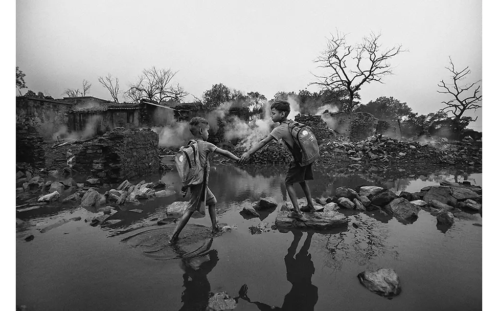 Indien: Eine Kindheit zwischen Rauch und Feuer