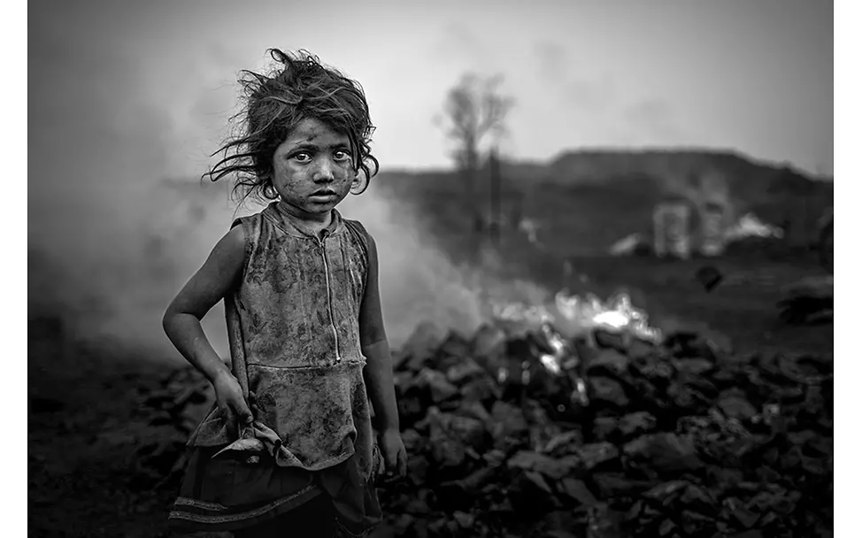 Indien: Eine Kindheit zwischen Rauch und Feuer