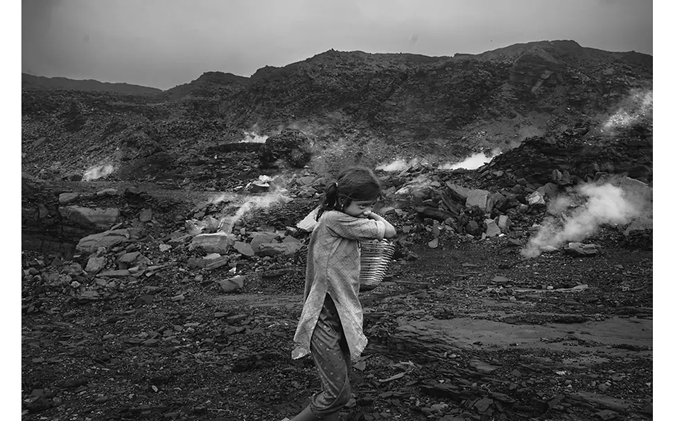 Indien: Eine Kindheit zwischen Rauch und Feuer