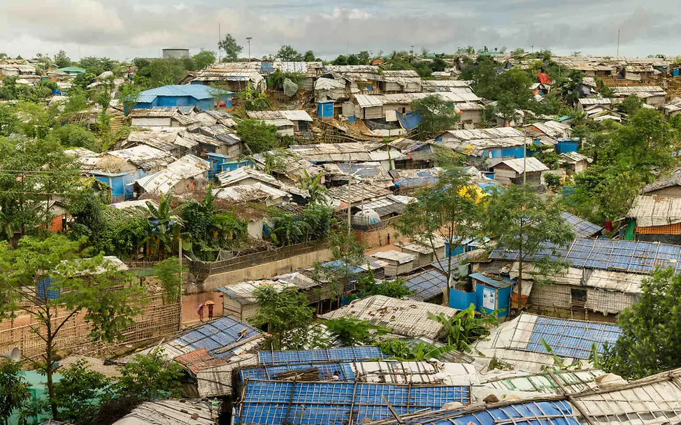 Rohingya in Bangladesch: Dicht an dicht stehen die einfachen Behausungen im riesigen Flüchtlingslager. | © UNICEF/Njiokiktjien Rohingya Flüchtlingslager: Vogelperspektive auf das Camp.