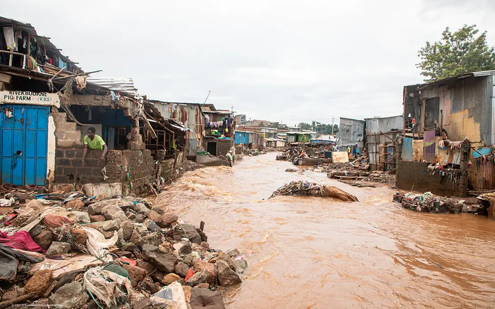Hunger in Kenia: Ein vom Regen überflutetes, völlig zerstörtes Dorf