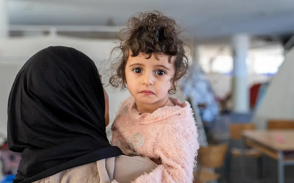 Libanon Krieg: Kinder wie dieses Mädchen sind auf der Flucht vor den Kämpfen. 