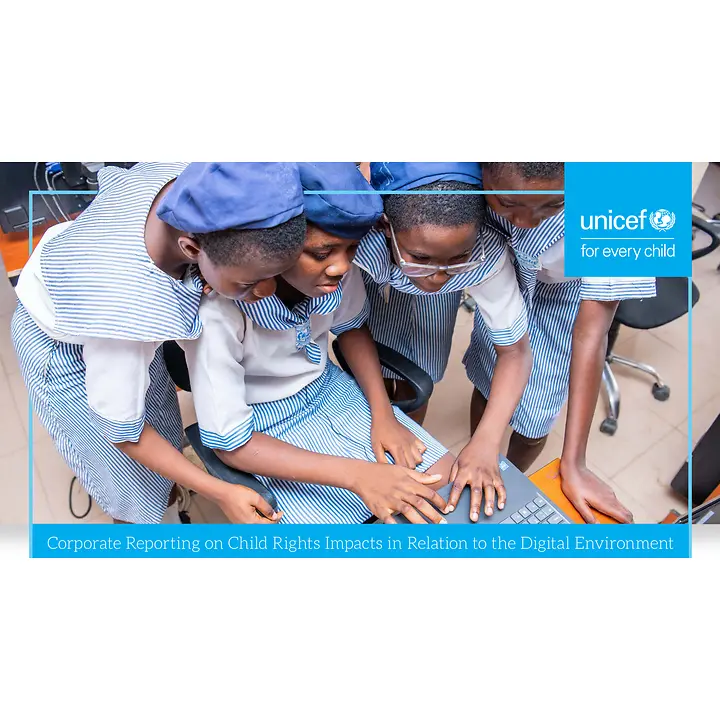 ©UNICEF Mädchen sitzen gemeinsam an einem Laptop.