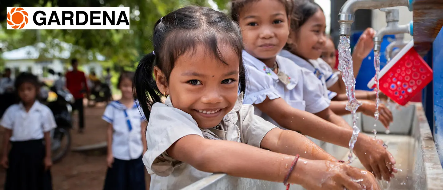 Gardena Header Mädchen waschen sich die Hände