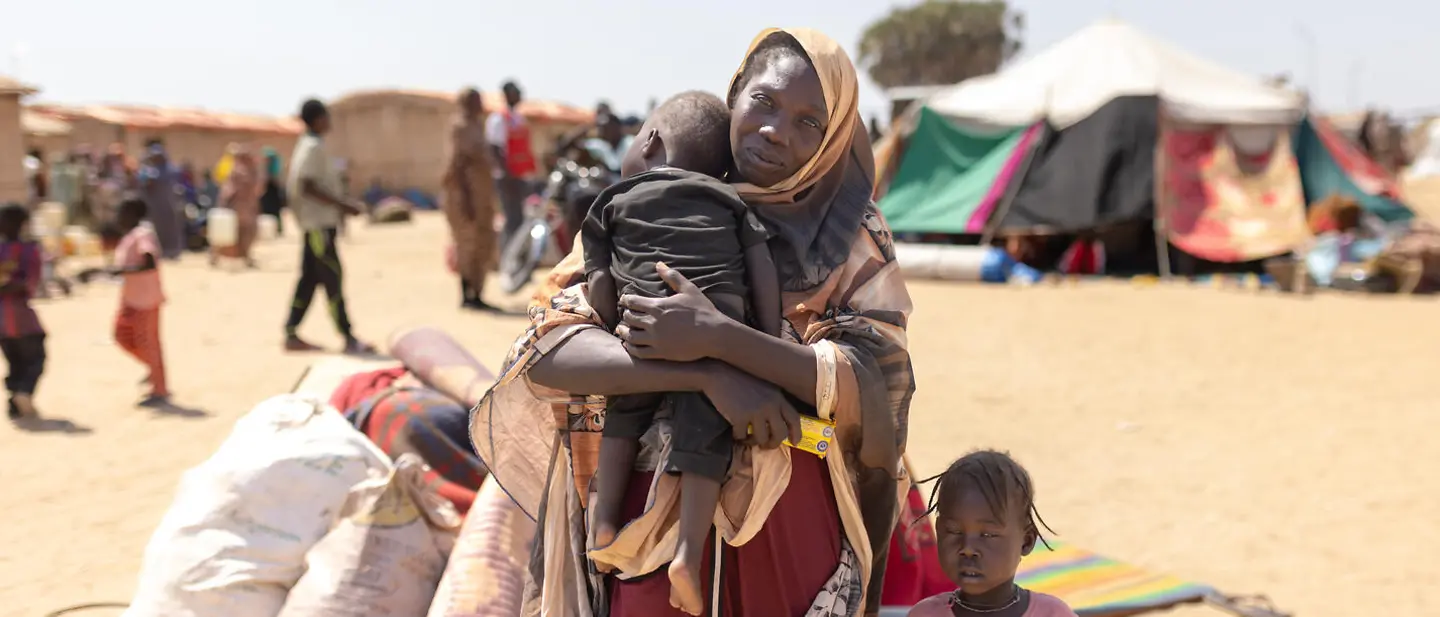 Krieg im Sudan: Mutter mit zwei Kindern