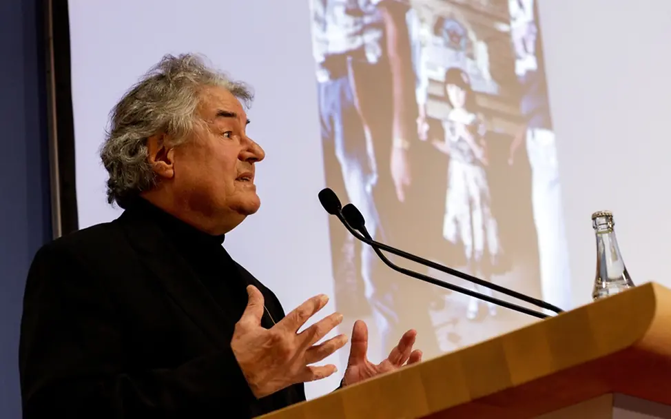 Prof. Klaus Honnef. ©UNICEF/Zimmermann Prof. Klaus Honnef. ©UNICEF/Zimmermann