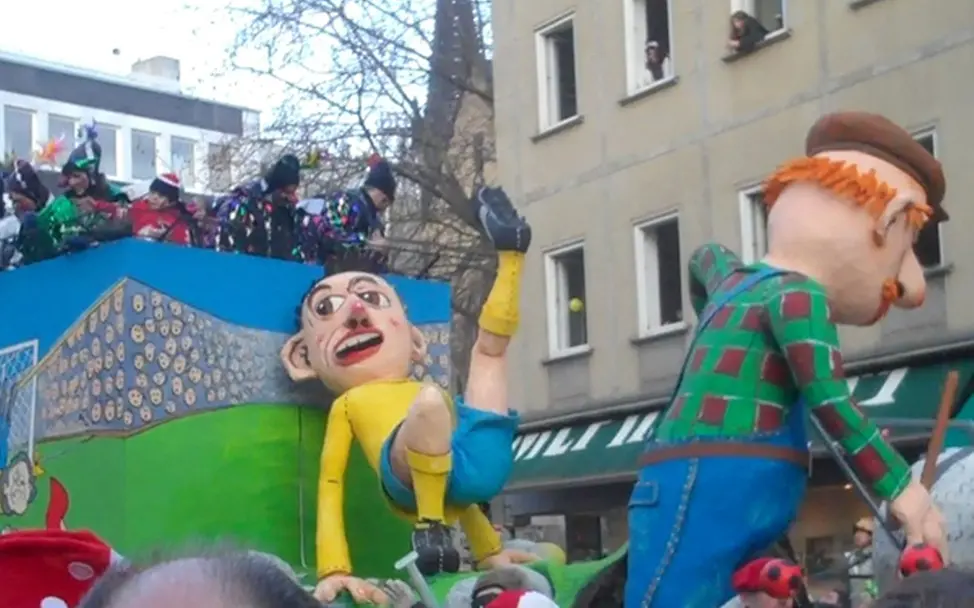 UNICEF-Karnevalswagen auf dem Rosenmontagszug. ©UNICEF/Bosse UNICEF-Karnevalswagen auf dem Rosenmontagszug. ©UNICEF/Bosse