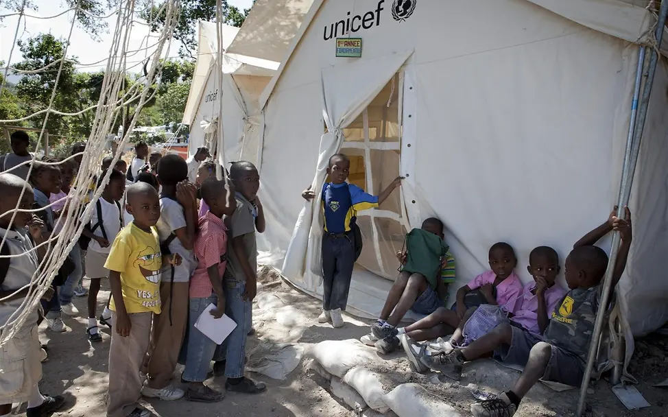 Spielzone in Haiti. ©UNICEF/NYHQ2011-2081/Dormino Spielzone in Haiti. ©UNICEF/NYHQ2011-2081/Dormino