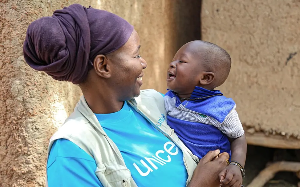 Auswirkungen des Konflikts im Nahen Osten: Eine UNICEF-Mitarbeiterin bei der Arbeit.