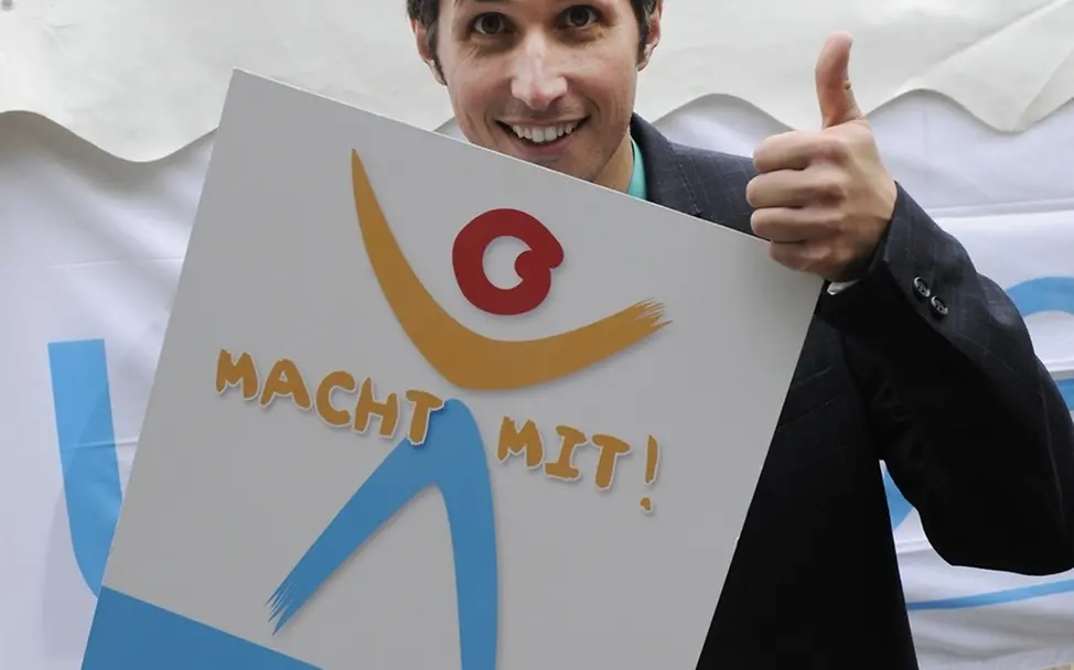 Willi Weitzel ruft zum Mitmachen beim JuniorBotschafter-Wettbewerb auf. ©UNICEF/Vielz Willi Weitzel ruft zum Mitmachen beim JuniorBotschafter-Wettbewerb auf. ©UNICEF/Vielz