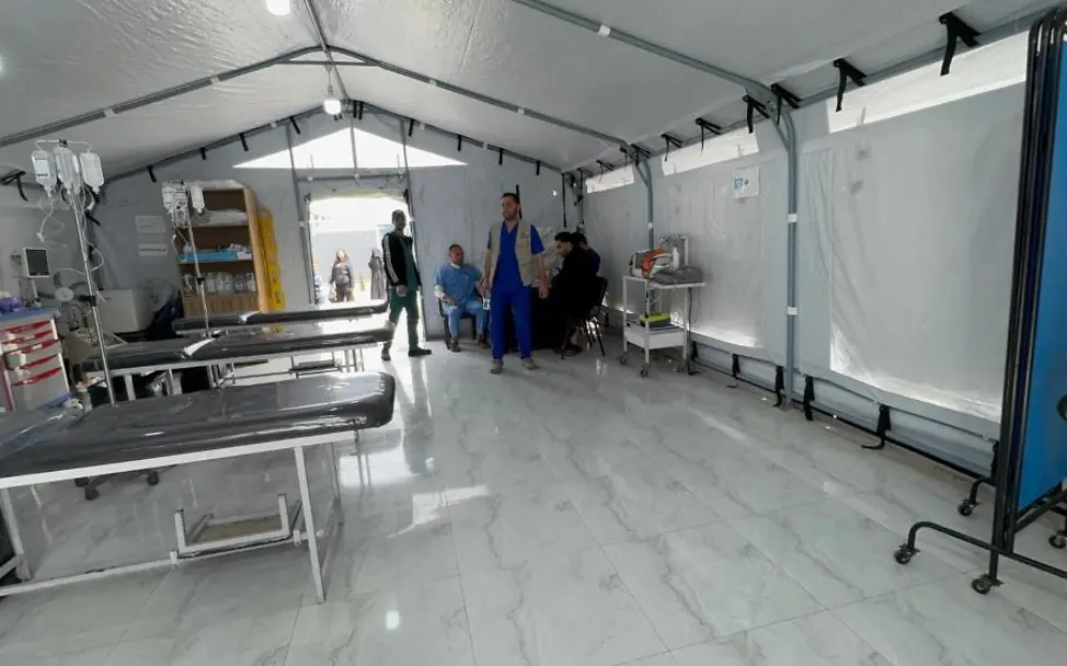 Die Krankenstation ist fertig eingerichtet. © UNICEF/Eleyan Nothilfe-Zelt: Familien in Gaza werden hier versorgt.