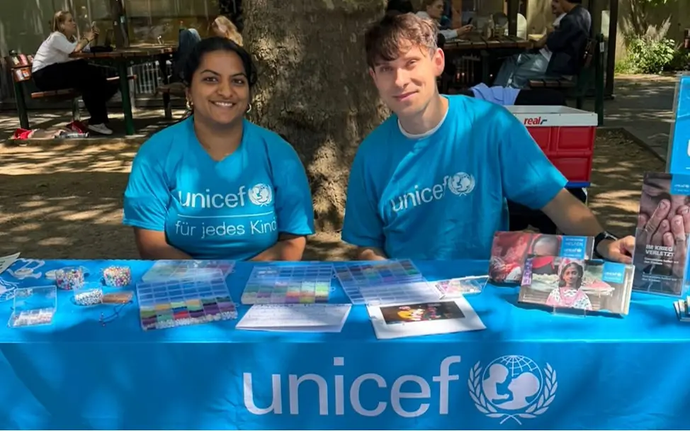 "Stand(s) for her"-Aktion mit der UNICEF-Hochschulgruppe in Göttingen | © UNICEF-Hochschulgruppe Göttingen "Stand(s) for her"-Aktion mit der UNICEF-Hochschulgruppe in Göttingen