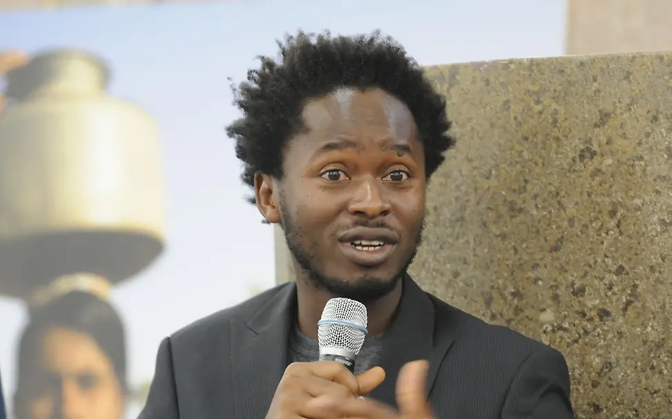Ishmael Beah bei der UNICEF-JuniorBotschafter-Preisverleihung. ©UNICEF/Vielz