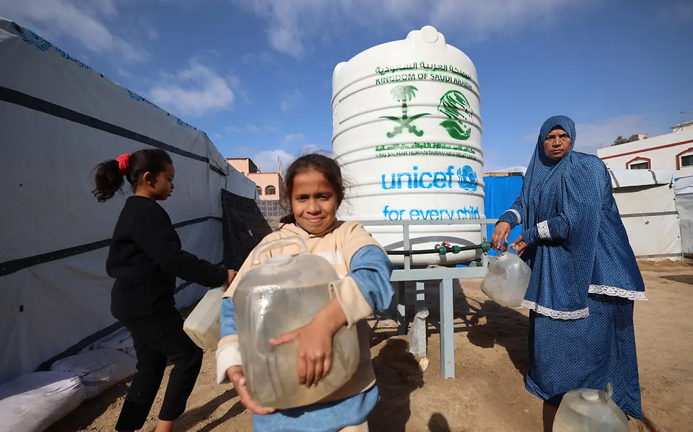 Wassertank in Flüchtlingscamp 