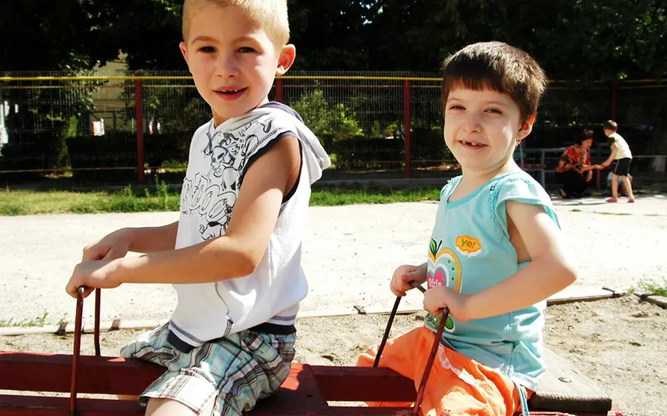 Zuflucht in der Notaufnahme in Buzau. | © UNICEF/Tarneden Zuflucht in der Notaufnahme in Buzau. | © UNICEF/Tarneden