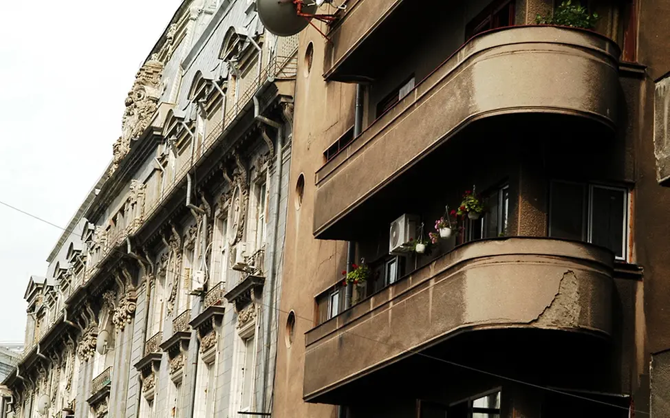 Bukarest: Neuer Reichtum, alte Pracht und wachsende Armut. | © UNICEF/Rudi Tarneden Bukarest: Neuer Reichtum, alte Pracht und wachsende Armut.