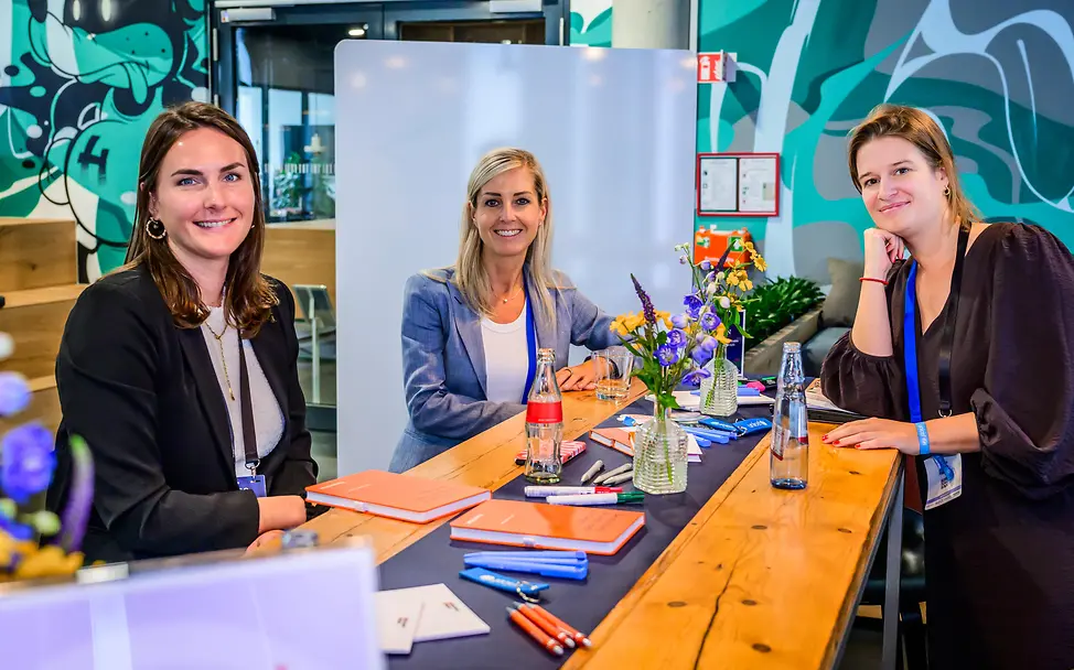 GEA und UNICEF beim fachlichen Austausch beim Handelsblatt PULSE Women Economic Summit. 
