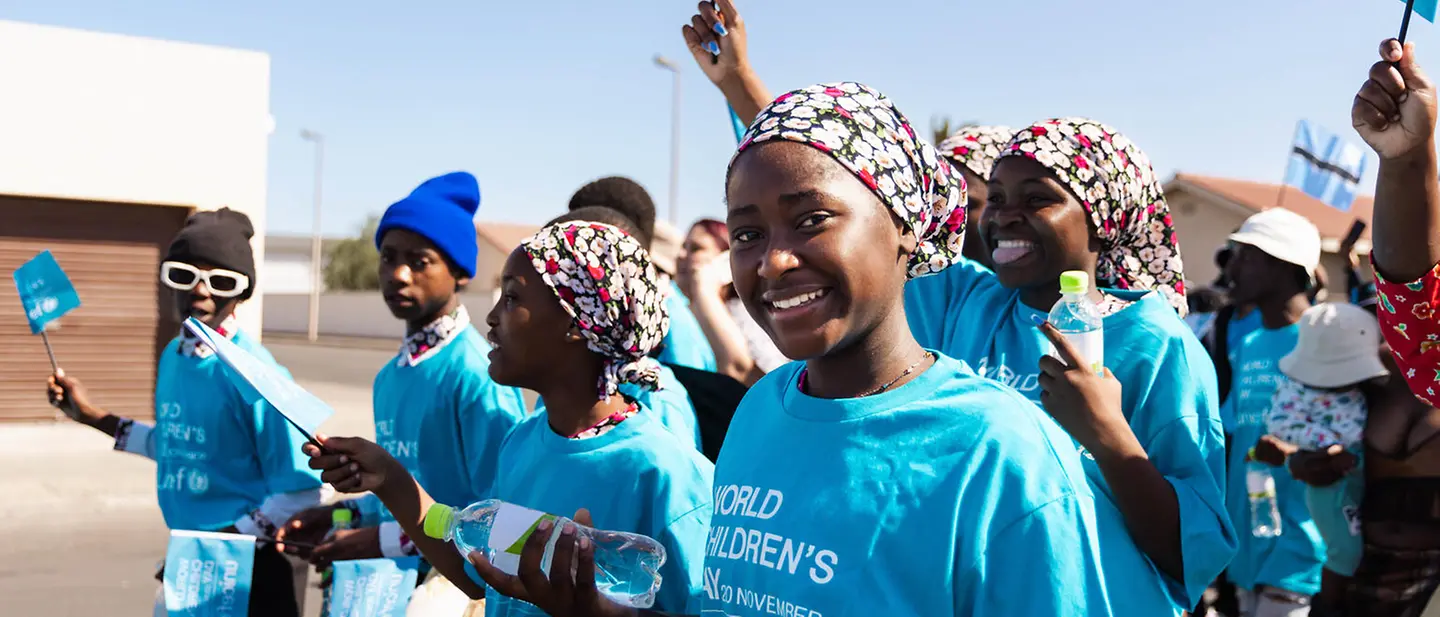 Namibia spenden: Beim Weltkindertag treffen sich Kinder und Jugendliche in Namibia zu einem Gipfeltreffen. 