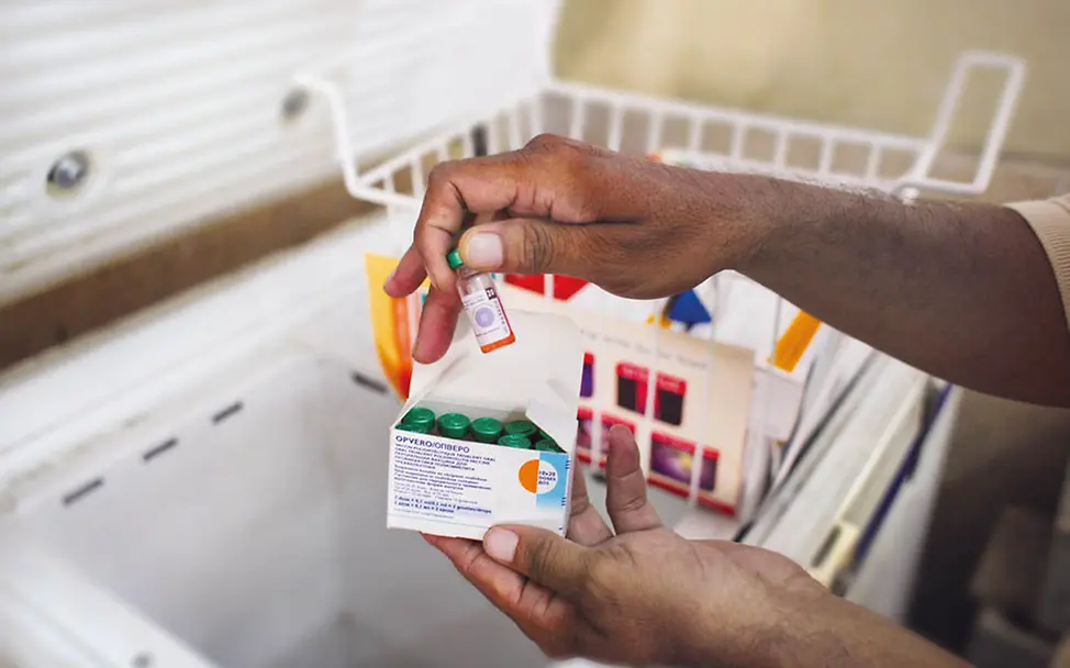 UNICEF-Impfstoff gegen Polio | © UNICEF/Zaidi Packung mit UNICEF-Impfstoff gegen Polio