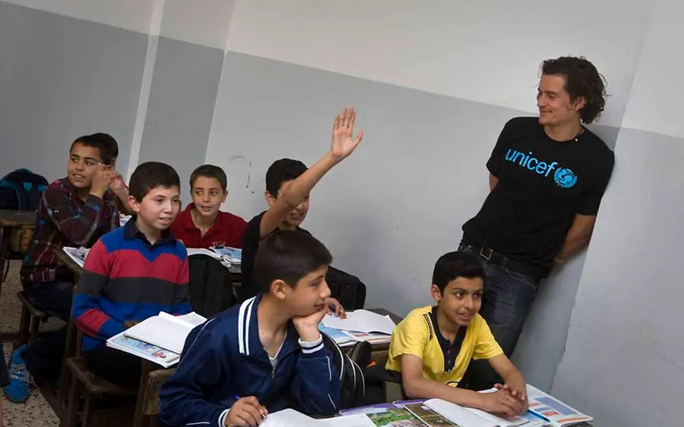 Orlando Bloom zu Besuch in einer kinderfreundlichen Schule im Flüchtlingslager Za'atari | ©UNICEF/Diffidenti Orlando Bloom im Zaatari Camp