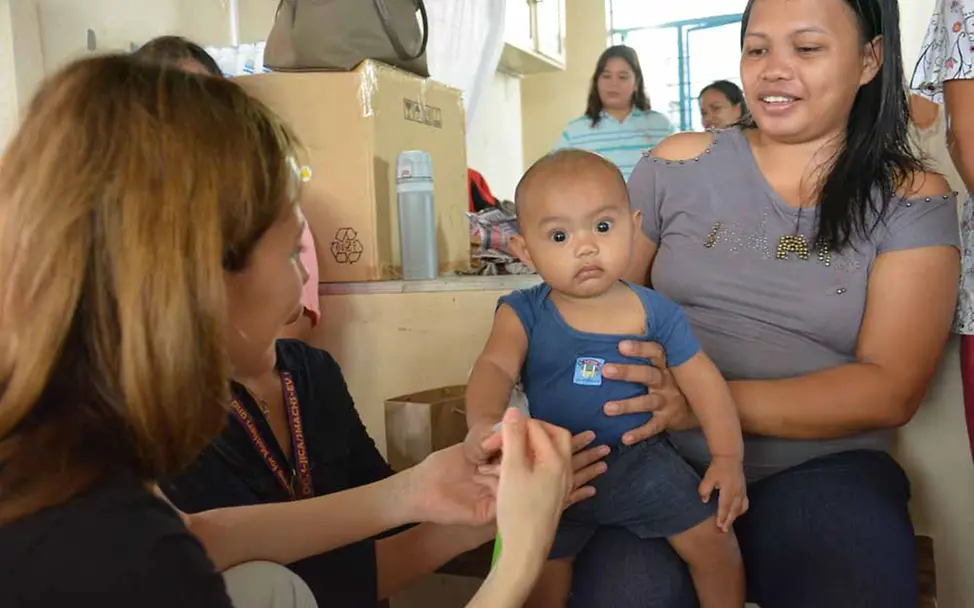 Reisetagebuch Philippinen: Eva Padberg mit Ritchel Manaogs