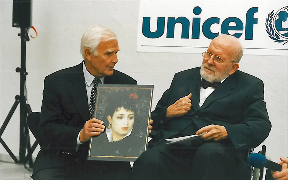 Gustav Rau mit UNICEF-Botschafter Joachim Fuchsberger. Gustav Rau mit UNICEF-Botschafter Joachim Fuchsberger.