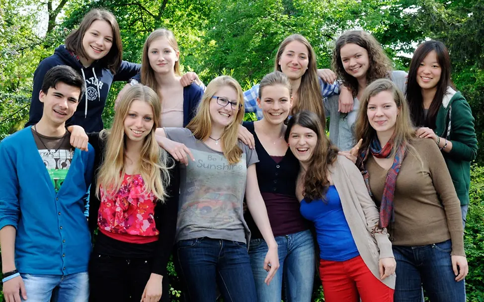 Die UNICEF-JuniorTeamer UNICEF DT/2013/Hyou Vielz Die UNICEF-JuniorTeamer UNICEF DT/2013/Hyou Vielz