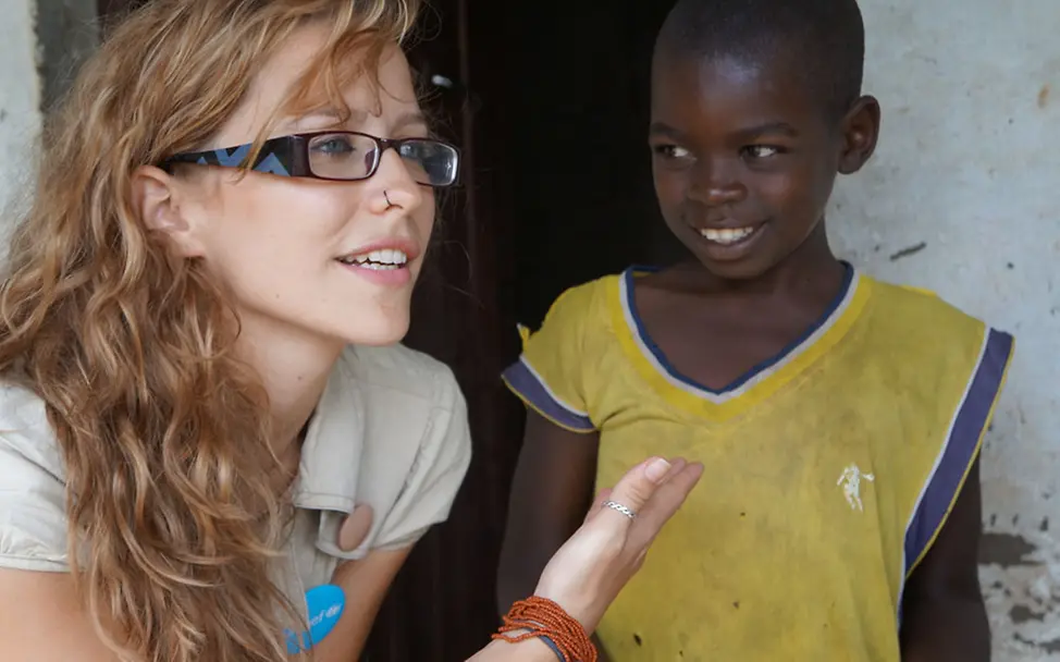 © UNICEF/Daniel Timme unicef-mitarbeiterin-marion-mit-felicienDSC00260