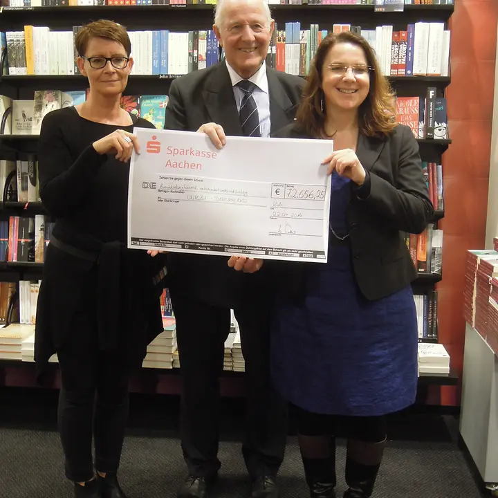 Weihnachtswünsche mit besonderem Wert: 72.600 Euro für UNICEF | UNICEF Neuer Inhalt