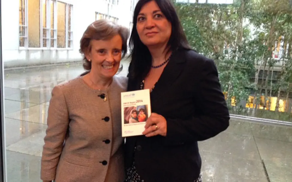 Marta Santos Pais mit Ekin Deligoez MdB | © UNICEF DT/Schneider Marta Santos Pais mit Ekin Deligoez MdB