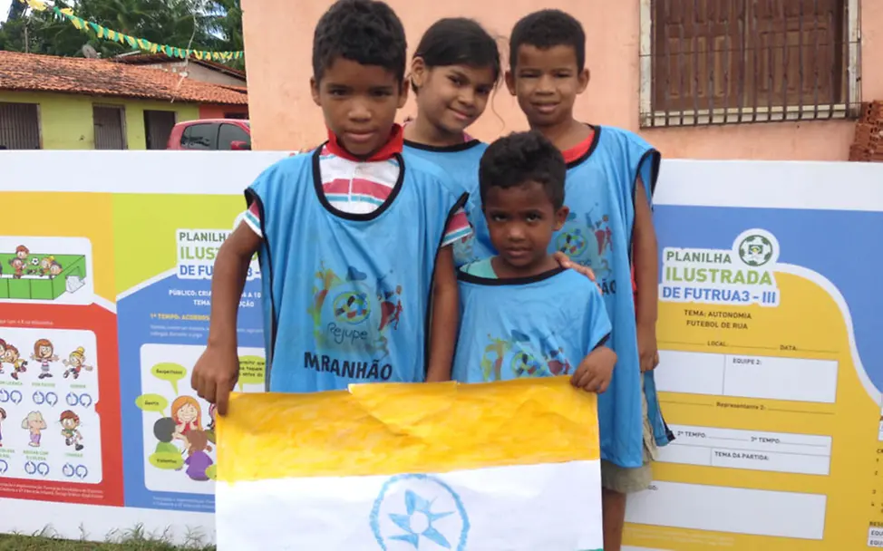 Team Indien ist bereit für das erste Match | © UNICEF/Page Brasilien: Straßenfußball-Weltmeisterschaft
