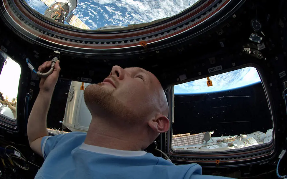 Alexander Gerst blickt aus dem Weltall auf unseren Planeten | © ESA/NASA Alexander Gerst blickt aus dem Weltall auf unseren Planeten | © ESA/NASA