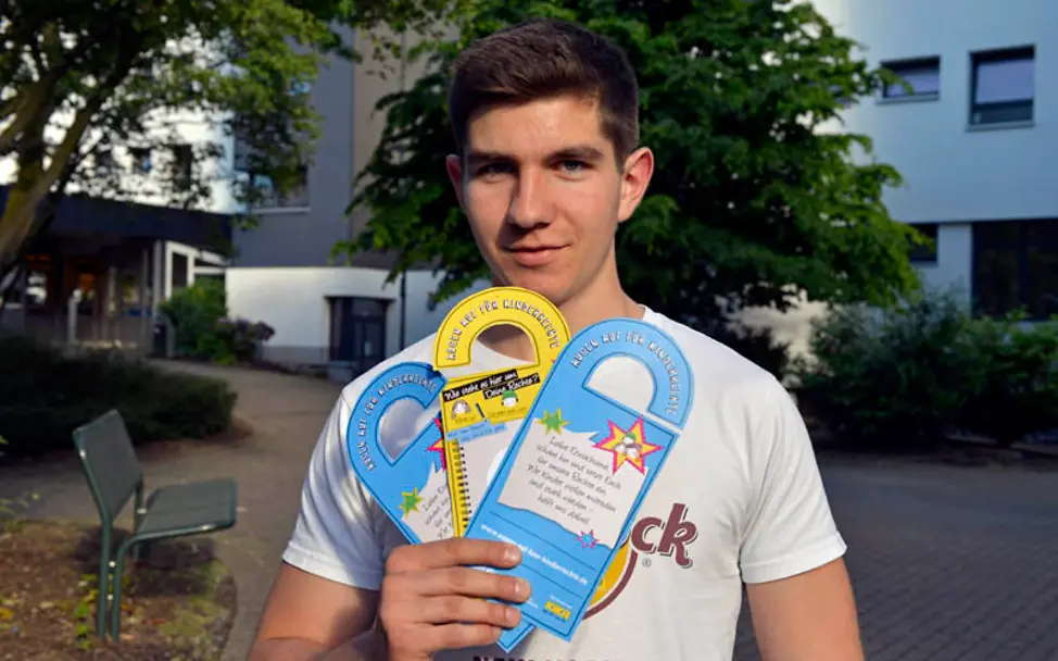 Augen auf für Kinderrechte: Türschilder