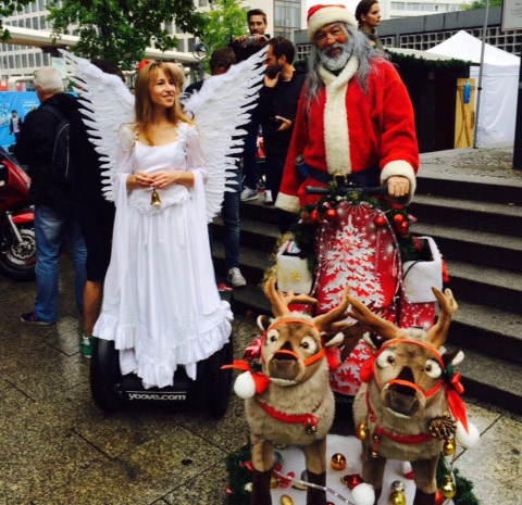 Weihnachten im September | © UNICEF DT UNICEF-Weihnachten im Sommer: Weihnachtsmann