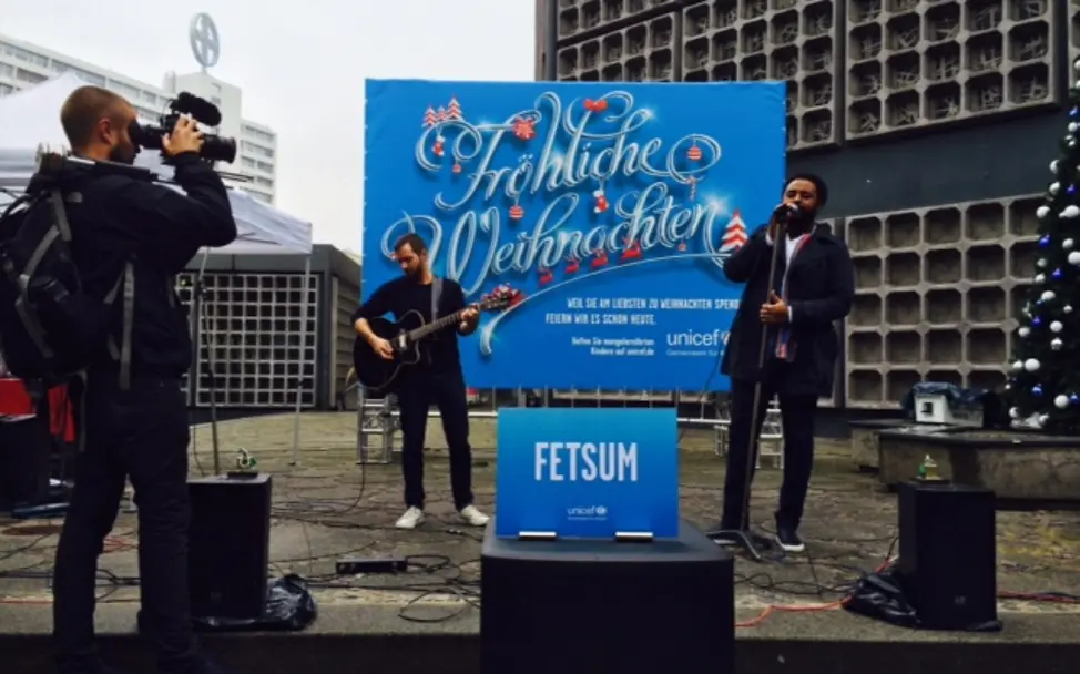 Soul-Newcomer Fetsum treten auf | © UNICEF DT UNICEF-Weihnachten im Sommer: Fetsum
