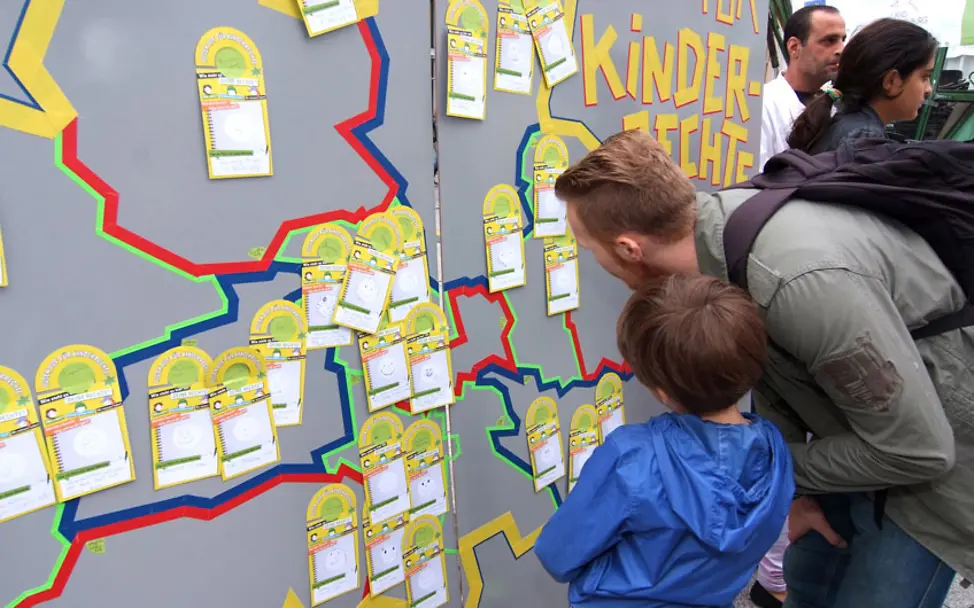 Berlin: Mithilfe der Türschilder können Kinder ihre Wünsche mitteilen.