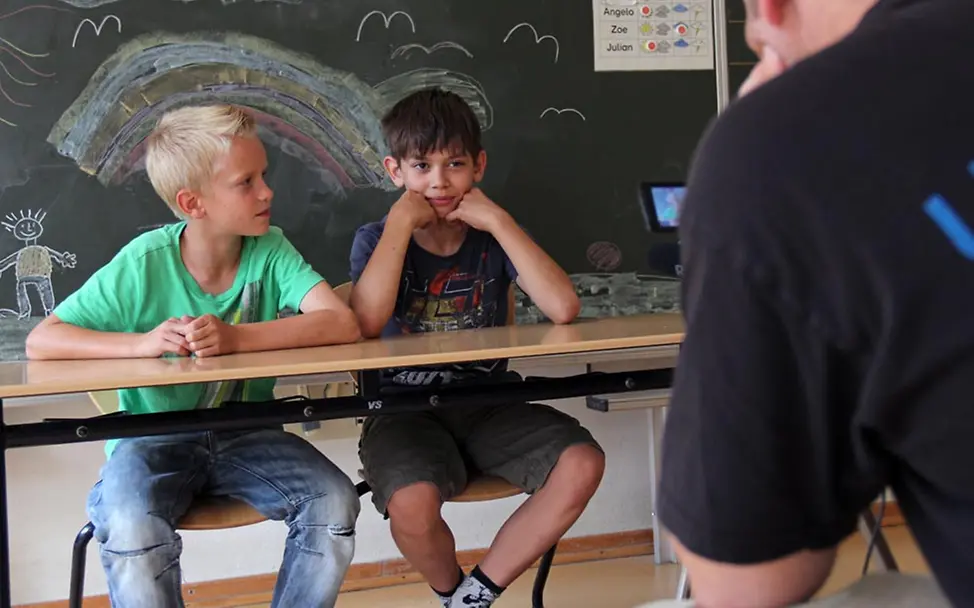 Die Aufregung ist groß | © UNICEF DT/Kristina Müller Kinder-Rechte-Rätsel: Aufregung bei Kindern