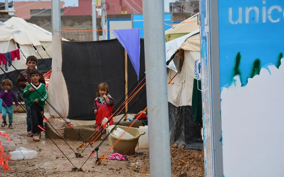 Flüchtlingslager Khanke: Regenfälle verwandeln den Boden in eine Matschwüste | ©UNICEF/Tarneden Nordirak: Der Winter naht