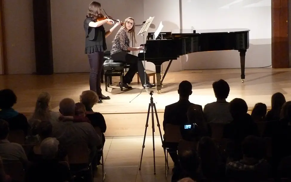 Michelle und Patrisia Gruber © UNICEF-AG Landshut/Karin Erbe