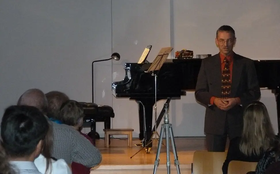 Herbert Gill/Leiter Violinklasse © UNICEF-AG Landshut/Karin Erbe