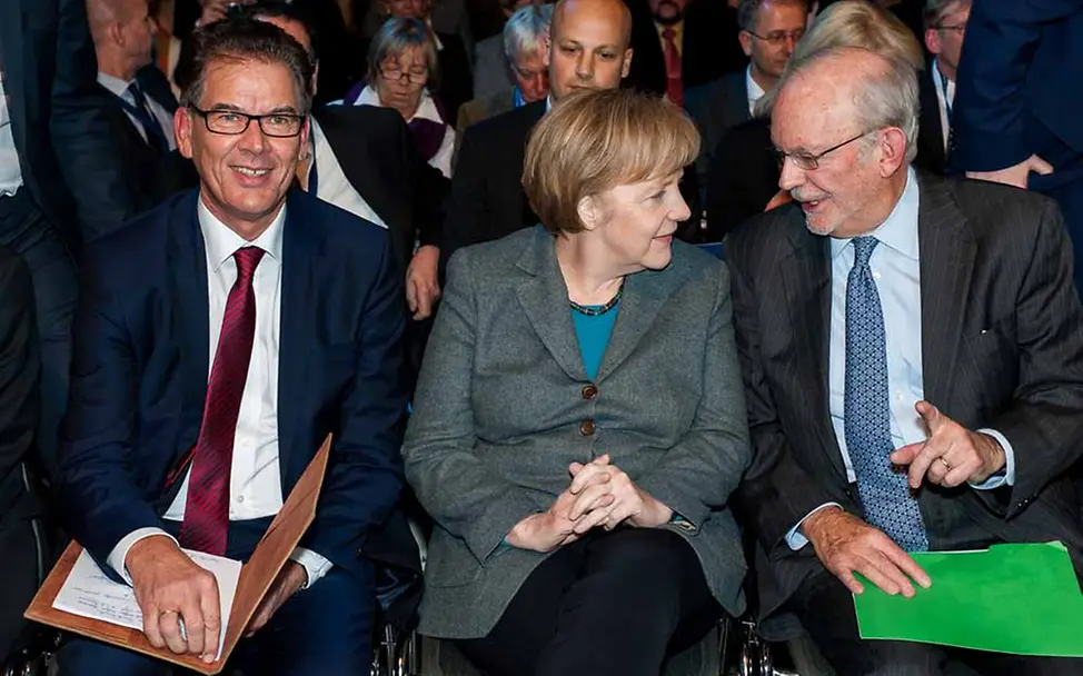Bundesentwicklungsminister Gerd Müller, Bundeskanzlerin Angela Merkel und UNICEF-Exekutivdirektor Anthony Lake | © GIZ/Thomas Ecke WorldWeWant Zukunftscharta-Forum in Berlin