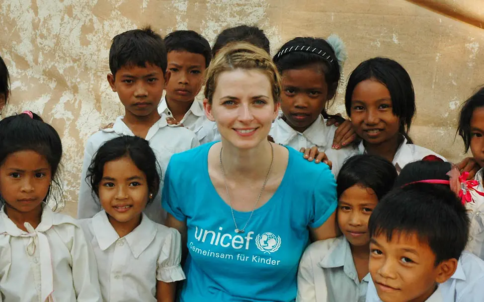 Eva Padberg: Besuch von UNICEF-Projekten in Kambodscha