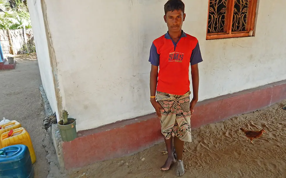 Sri Lanka: Kavitharan vor seinem Haus.