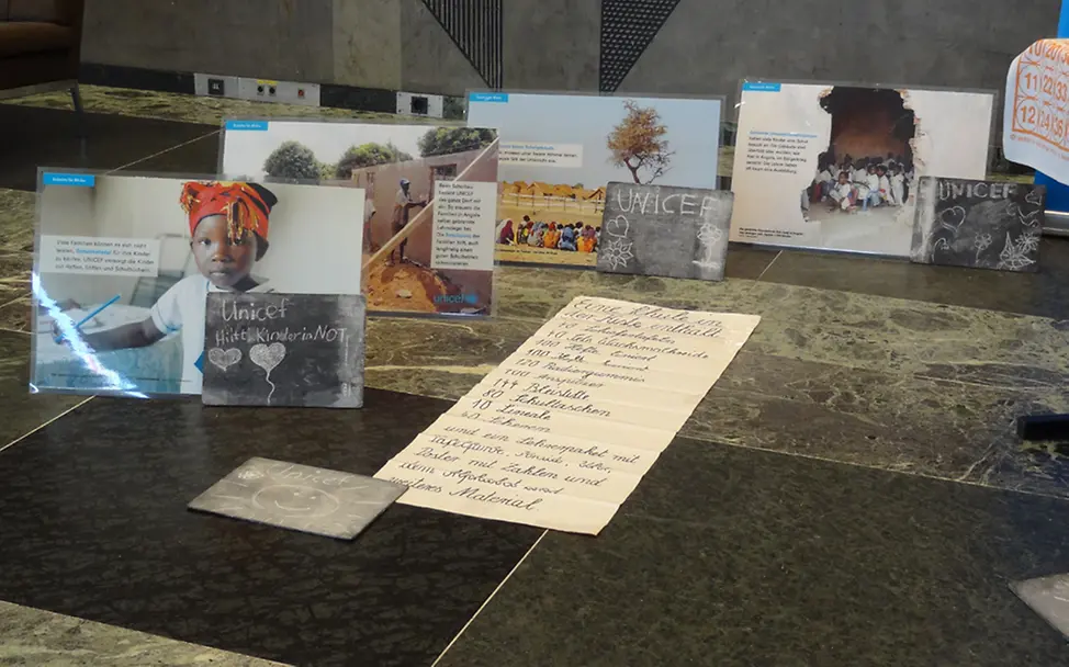 UNICEF-Schule in der Kiste zum Anfassen bei Willi Weitzel