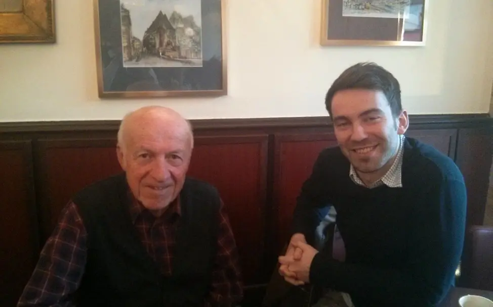 Mit einem Klavier für die Kinder © Nicholas Birthler Unicef-Arbeitsgruppe Frankfurt am Main