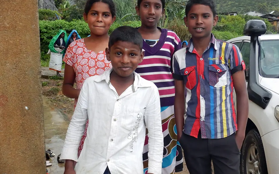 Die Kinder freuen sich über unseren Besuch | © UNICEF DT 2015 Sri Lanka Kinder freuen sich