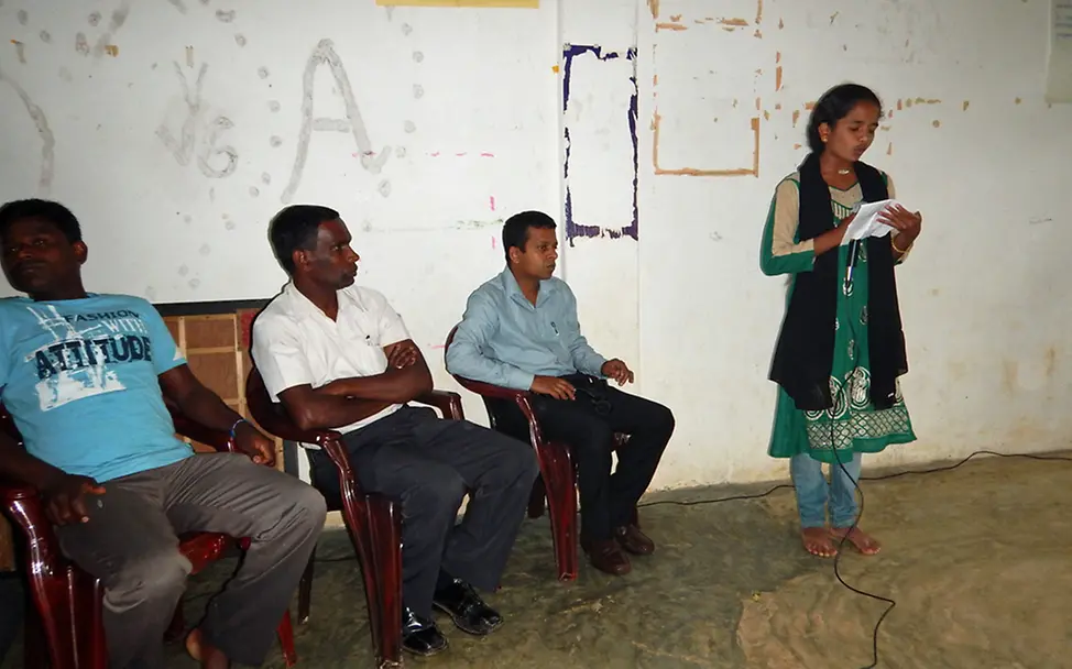 Den Jugendlichen brennen viele Anliegen auf der Seele | ©UNICEF DT 2015 Der Jugendclub wurde von UNICEF mitaufgebaut